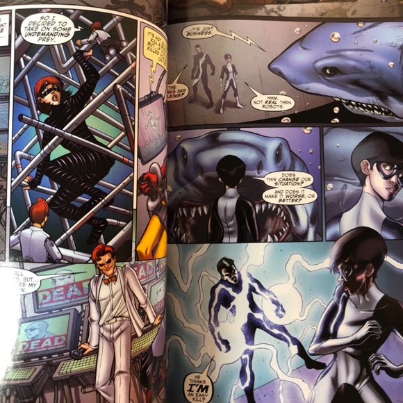 New !! AVENGERS ACADEMY ARCADE DEATH GAME - Picture 6 of 9